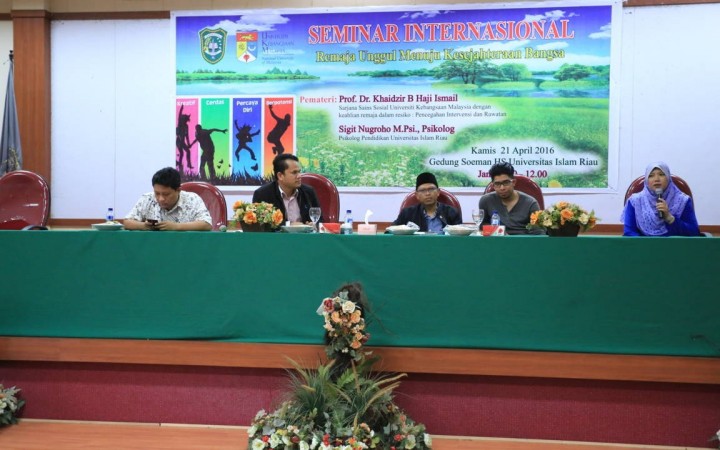 Seminar Internasional Remaja Unggul Menuju Kesejahteraan Bangsa Universitas Islam Riau (UIR)